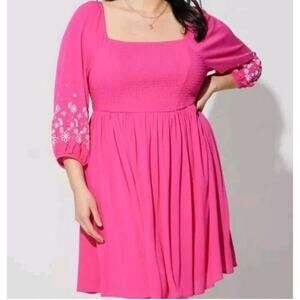 Torrid Baby‎ Doll Dress Sz 2 2X Pink Smocked 3/4 Floral Detail Sleeves Plus Size